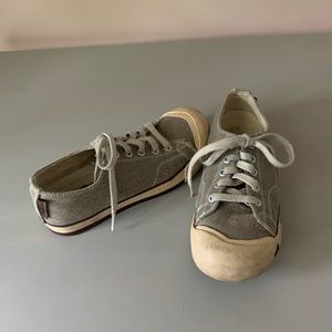 Women’s sneakers Keen. Worn. Hard to find.